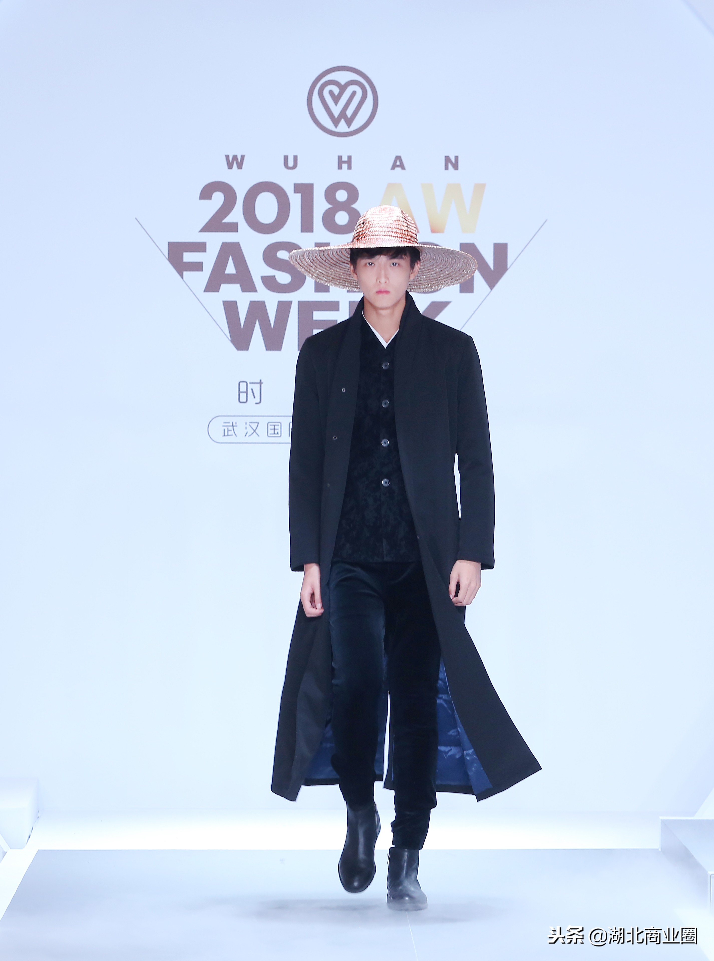 2015武汉国际时装周完美收官,武汉时装周闭幕传统服饰