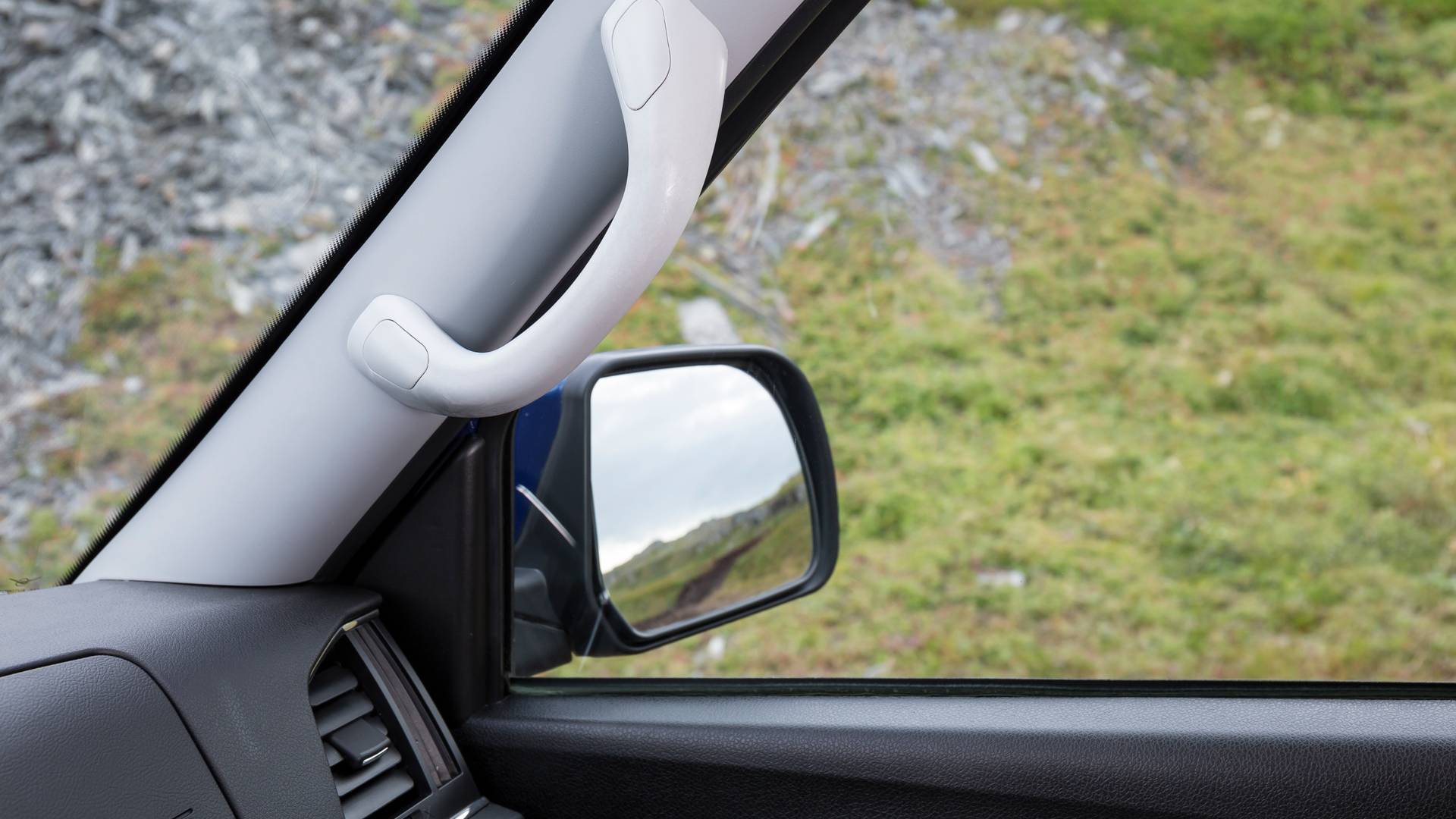 都说俄罗斯汽车是“工业垃圾”,这款车试驾过后还真不是