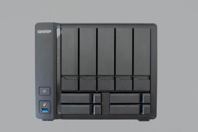 5倍速新物种：威联通TVS-951N全能体验：HTPC、软路由、虚拟机