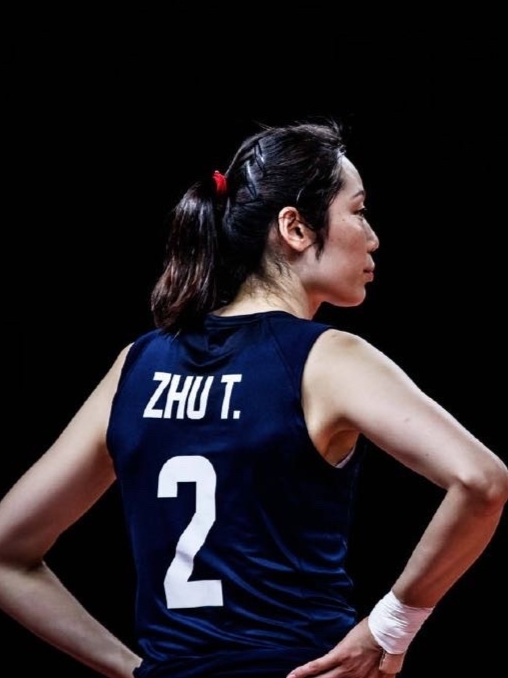 朱婷受伤张常宁着急拿绷带,朱婷手腕伤势女排赛事