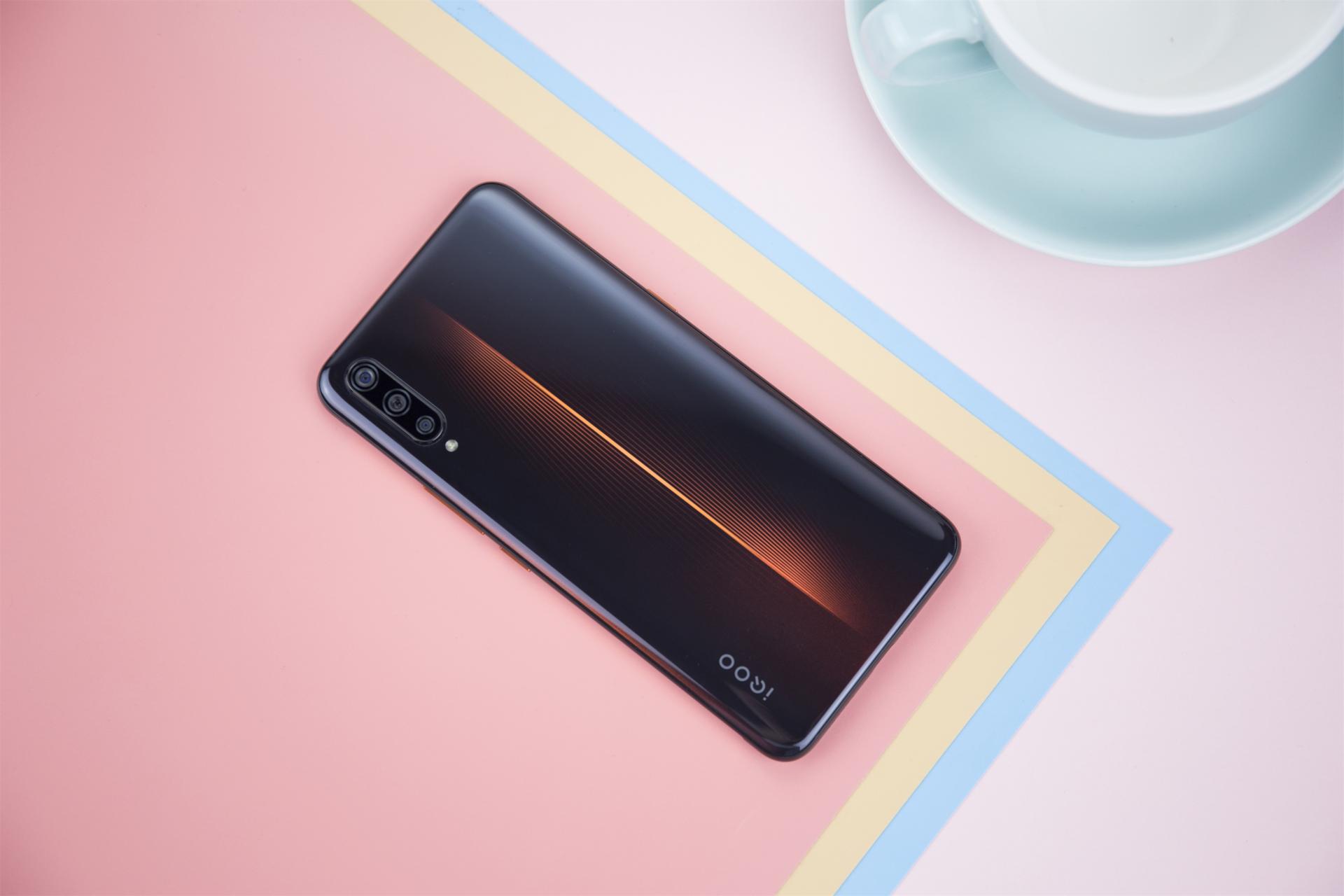 三千预算iqoo哪一款更值得入手,iqoo优缺点和不足