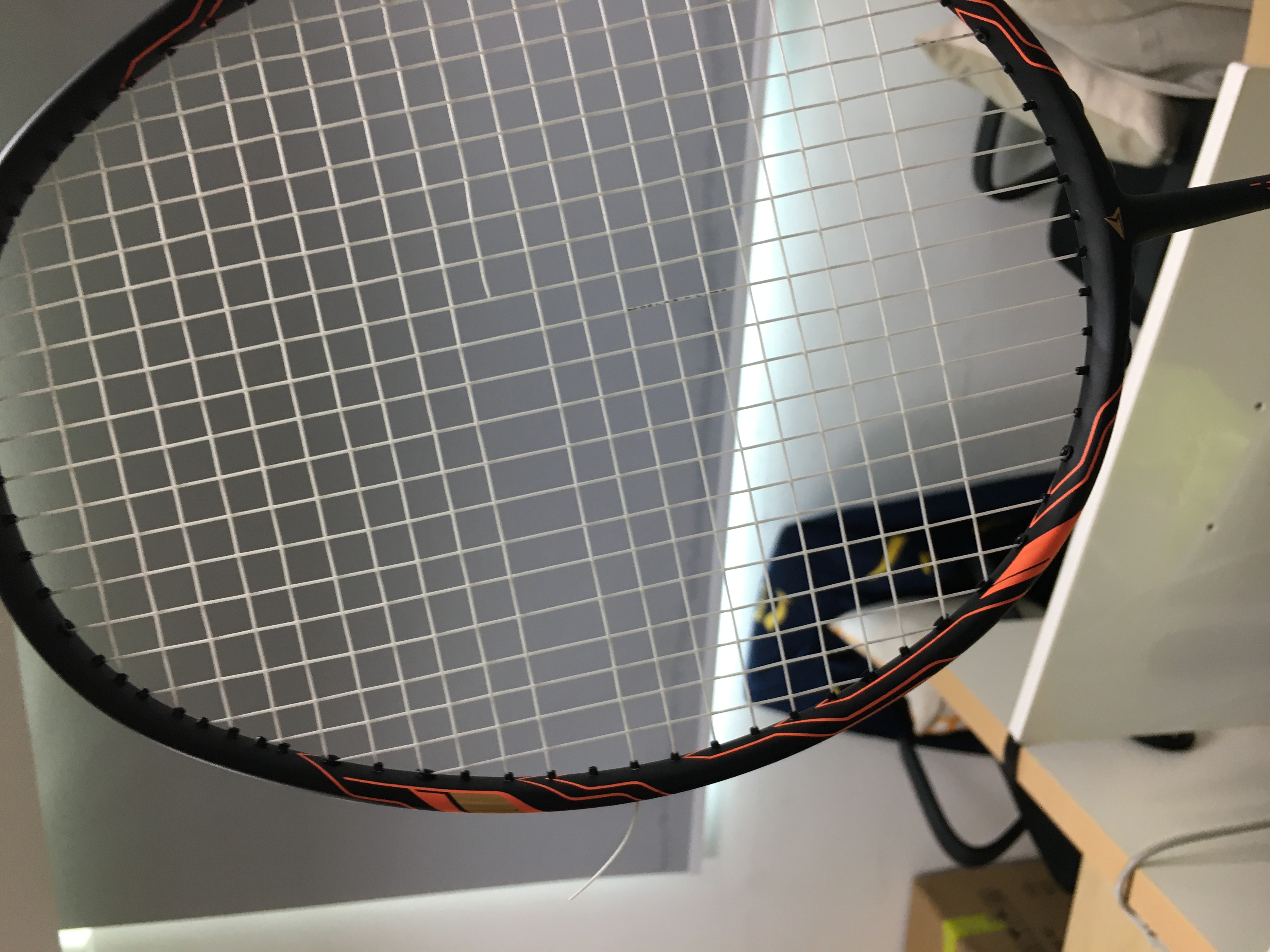 为什么冬天球线很容易断,一般一个球线打多久就会断