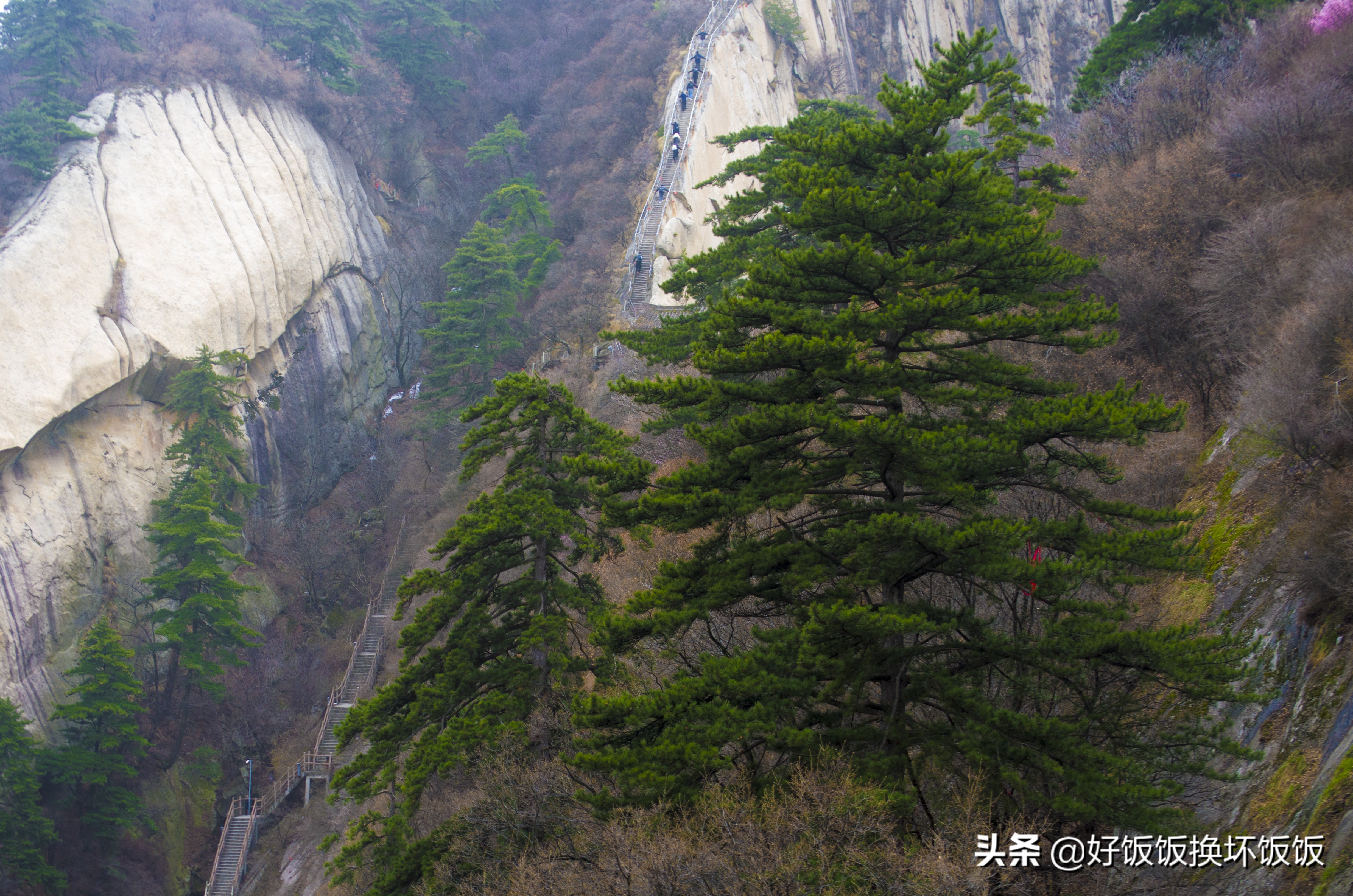 华山站到华山北峰怎么走,华山西峰到华山北峰山路怎样