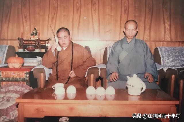 郭晨冬辣评李小龙仅此而已，少林释延觉反怼：一个十八线开外商人