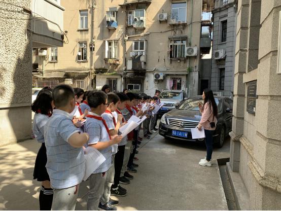 突出方志特色，打造*党**建品牌——武汉地方志办公室联合铭新街小学开展研学活动