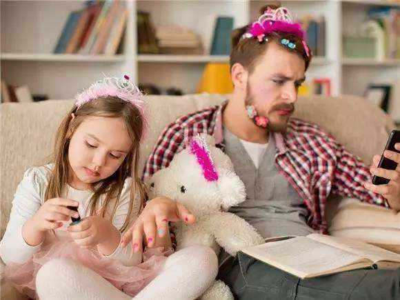 孩子喜欢穿女装是什么原因,儿子喜欢穿女装是什么心理