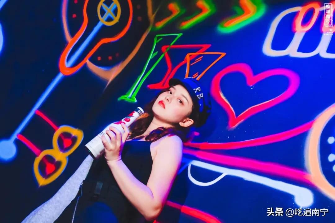 今晚约？世界冠军在广艺对面开HIPPOP酒吧！超SWAG