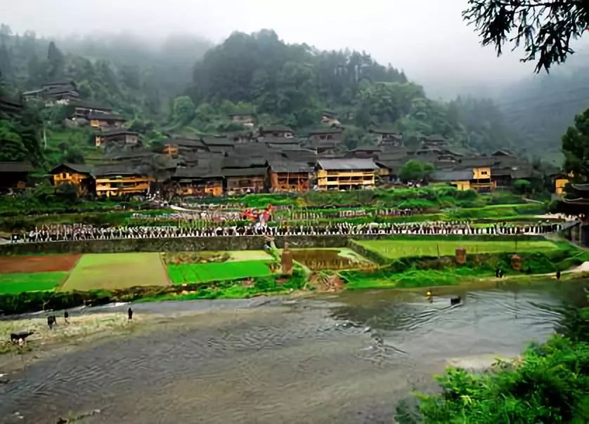 贵州黔东南千户苗寨,贵州黔东南苗寨