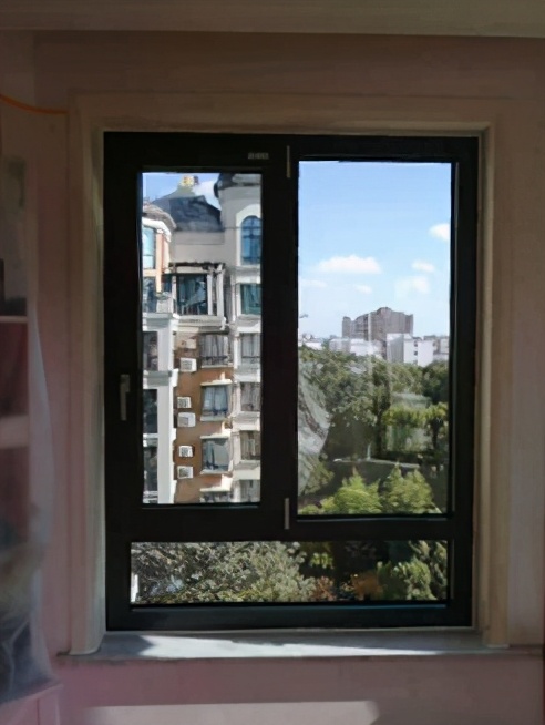 断桥铝门窗玻璃起雾怎么回事,为什么断桥铝窗户冬天易淌水