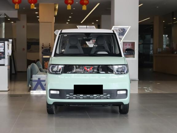 喜提五菱宏光mini马卡龙第三代,最新五菱宏光miniev马卡龙落地价
