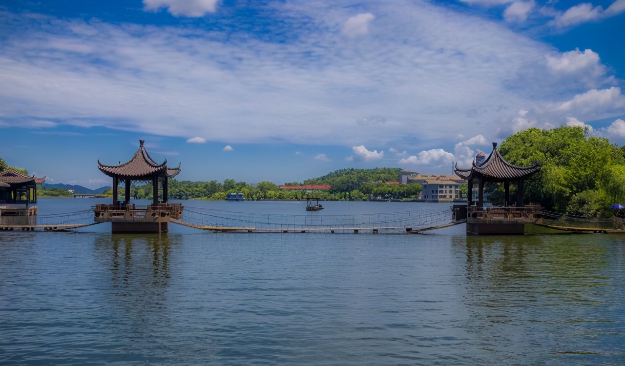 天目湖御水温泉户外泡池,峡谷深处的纯天然户外生态温泉