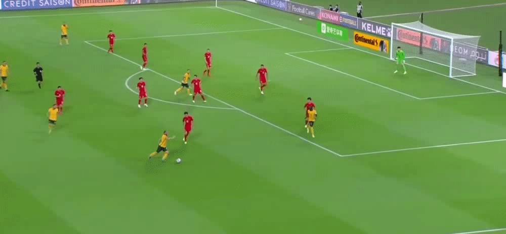 国足12强赛后分组形势,国足12强赛首战溃败