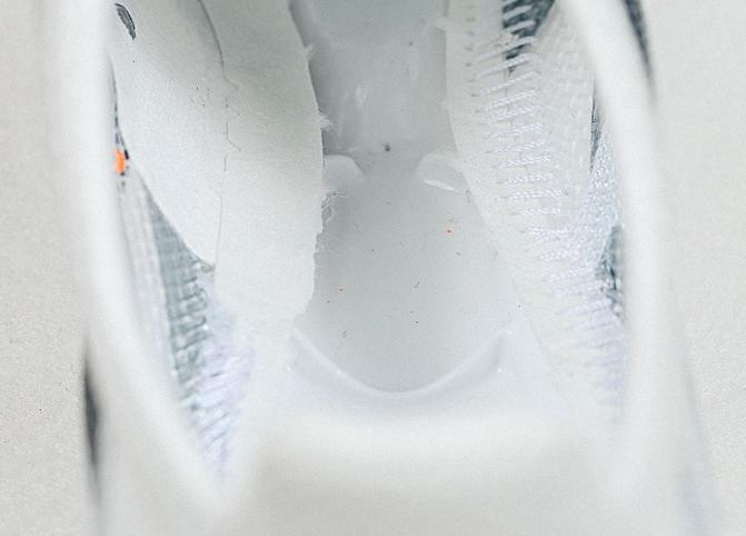 业余足球调侃,业余足球鞋选中端还是次顶