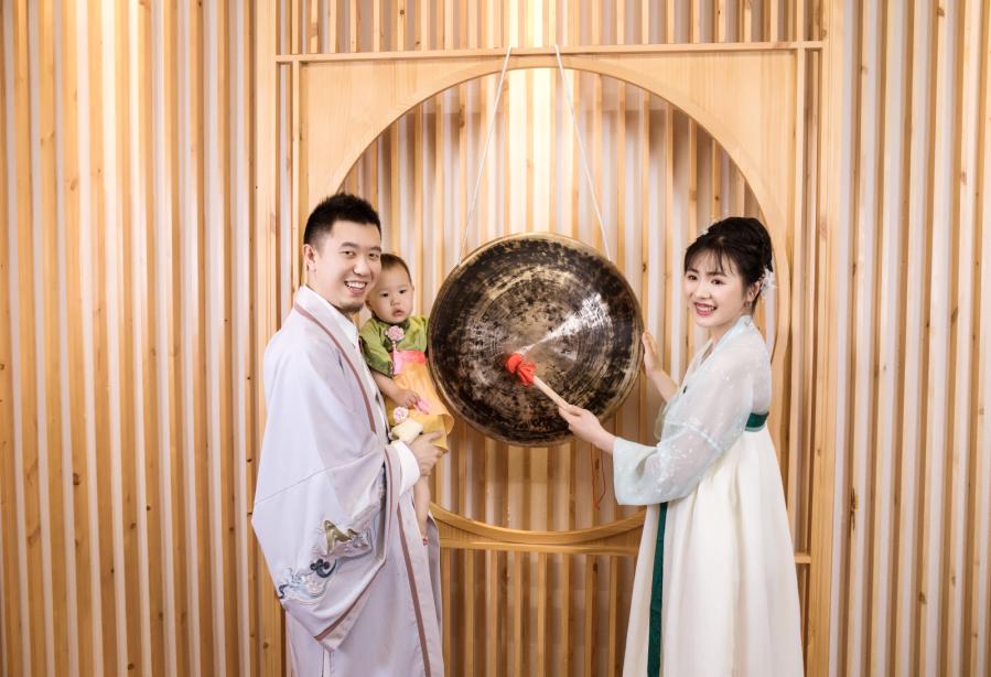 宝宝周岁大家都怎么抓周,抓周宝宝什么也不抓