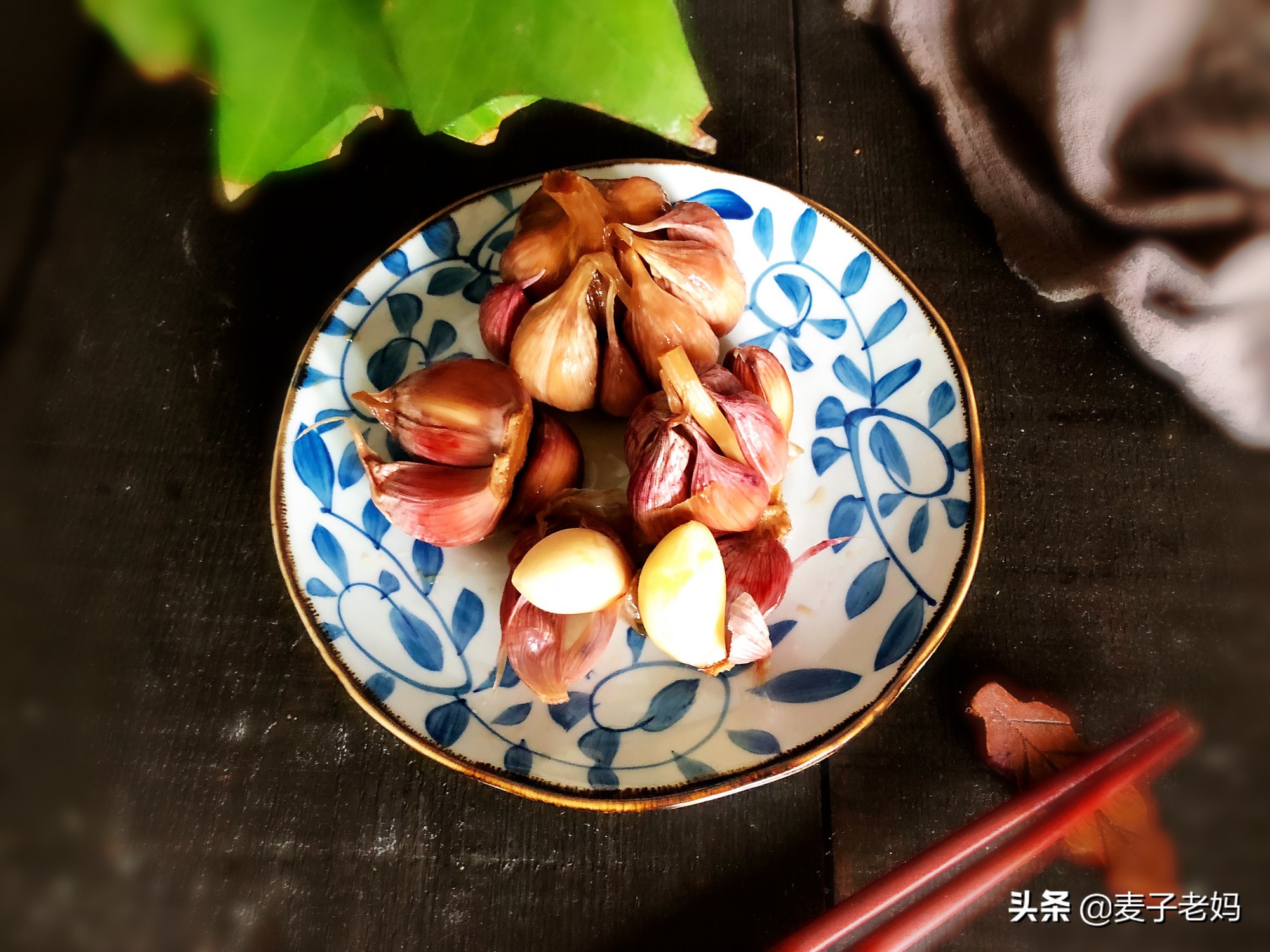 鲜蒜头这样腌一下，酸甜爽脆、生津开胃，放一年都不坏，夏日必备