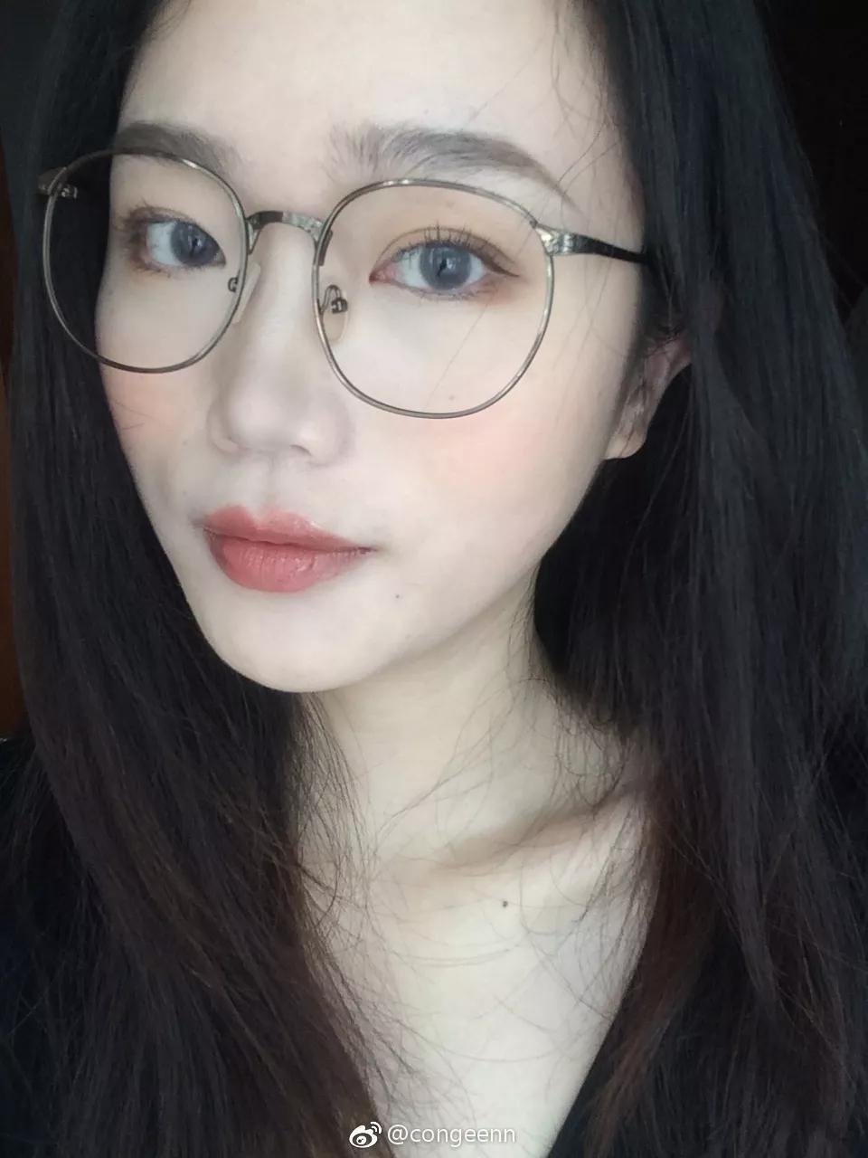 快买了这只口红来人间水蜜桃学院报道！