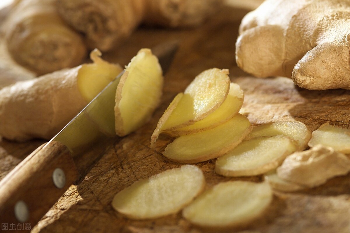 二十四节气立冬泡脚有什么好处,立冬后一天什么时间泡脚比较好