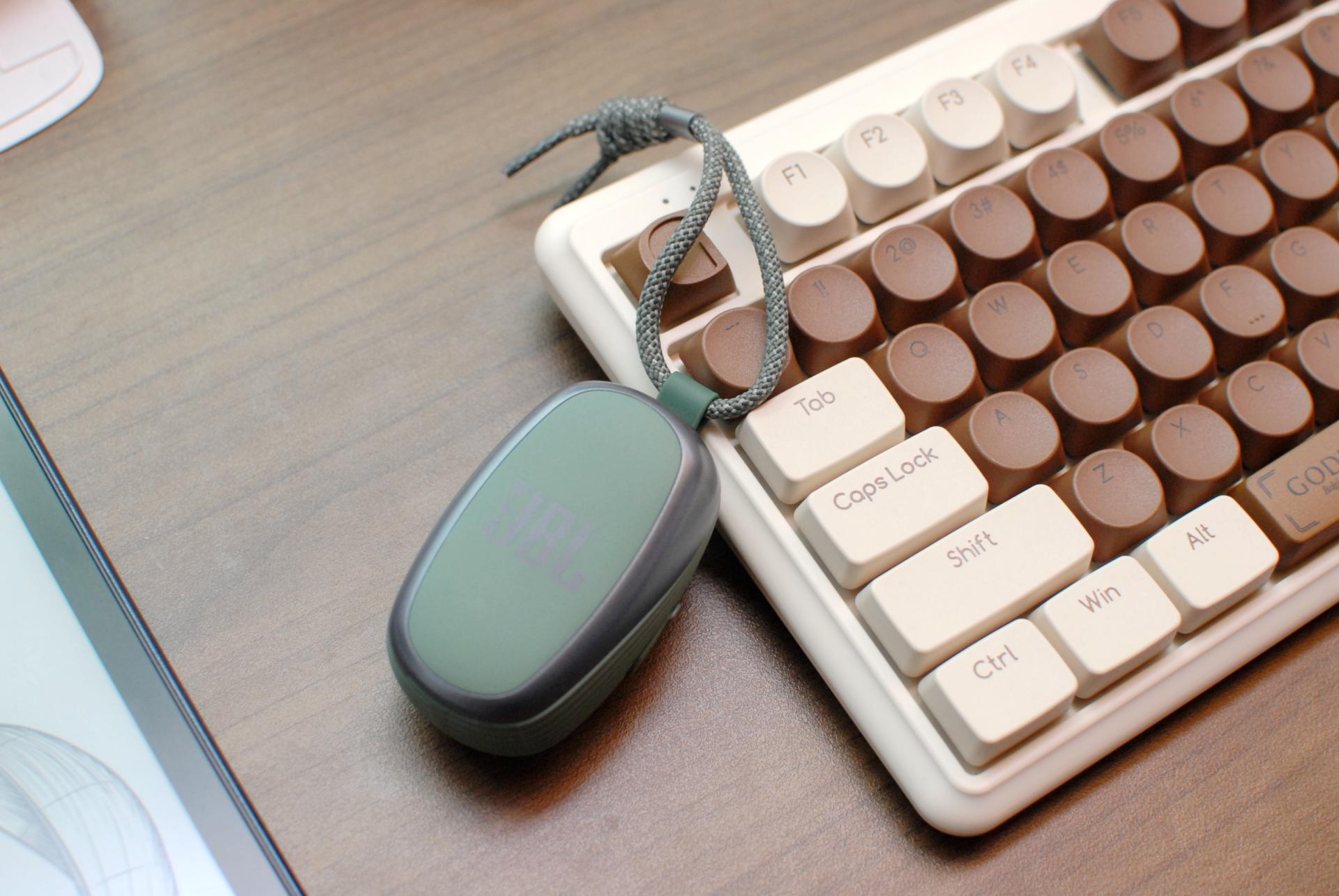 jblx600tws蓝牙耳机打开不闪烁,jblx600蓝牙耳机