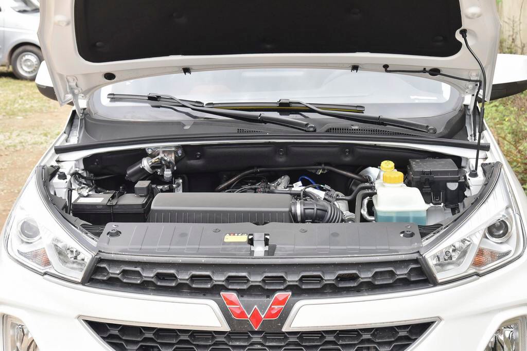 承载几代人的梦想和希望,承载梦想的车五菱