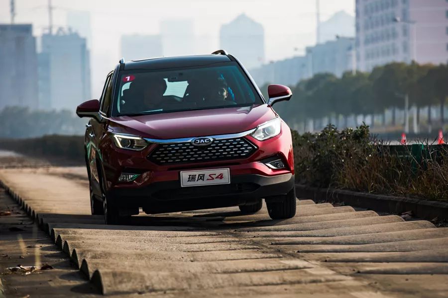 江淮瑞风s4新款试驾视频,全新一代超能suv江淮瑞风s4上市