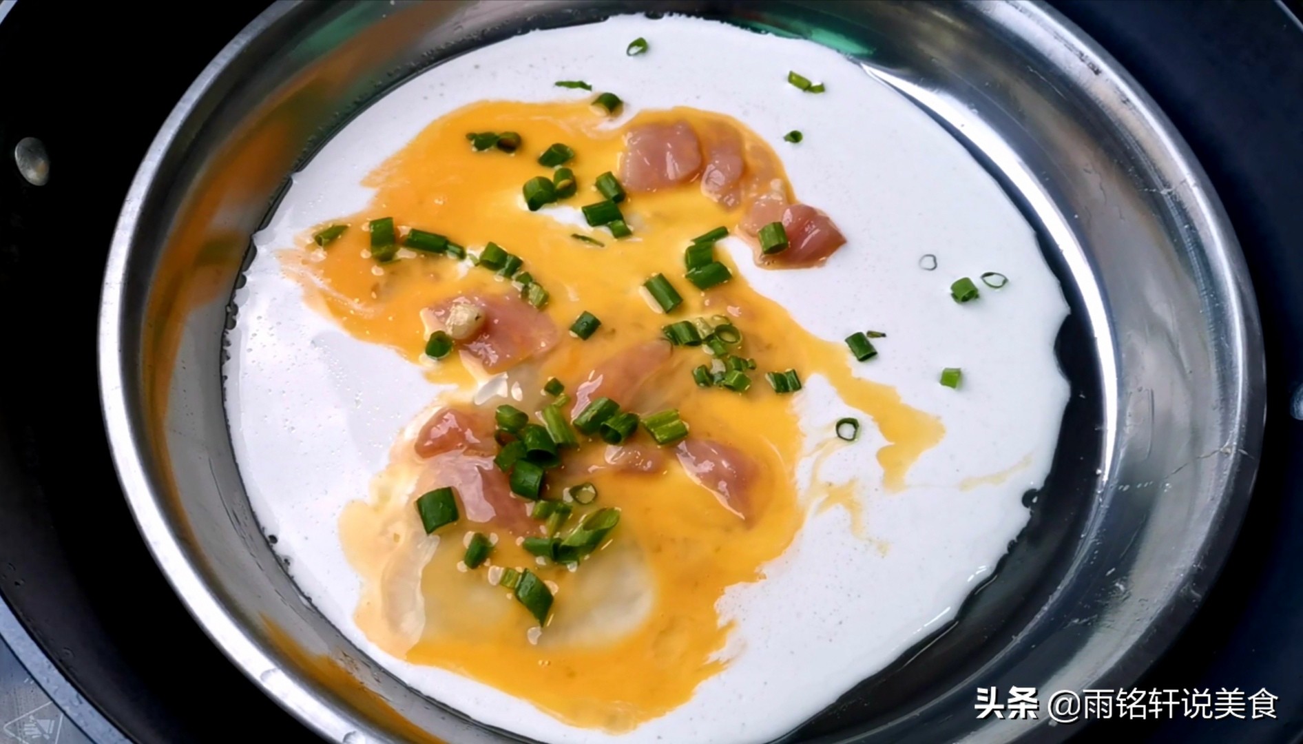 肠粉在家要怎么制作呀,想吃肠粉没有料汁怎么弄