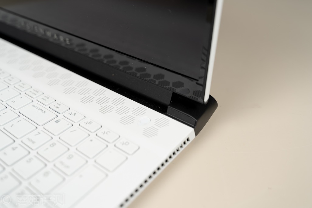 2020款外星人m17r2测评,外星人2020版m17和m15区别