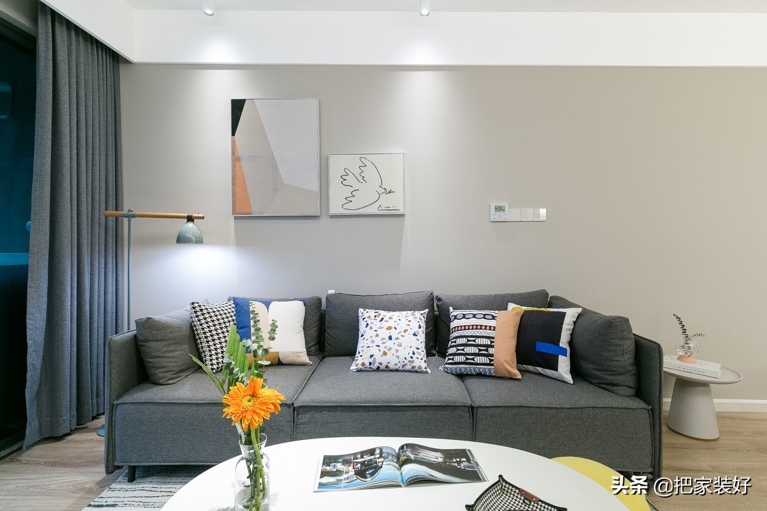 选择一张舒适的沙发很重要,享受生活从这一刻开始