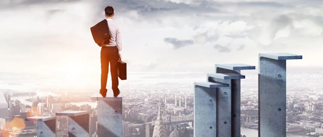 大师被撞倒,大师被砸出内伤