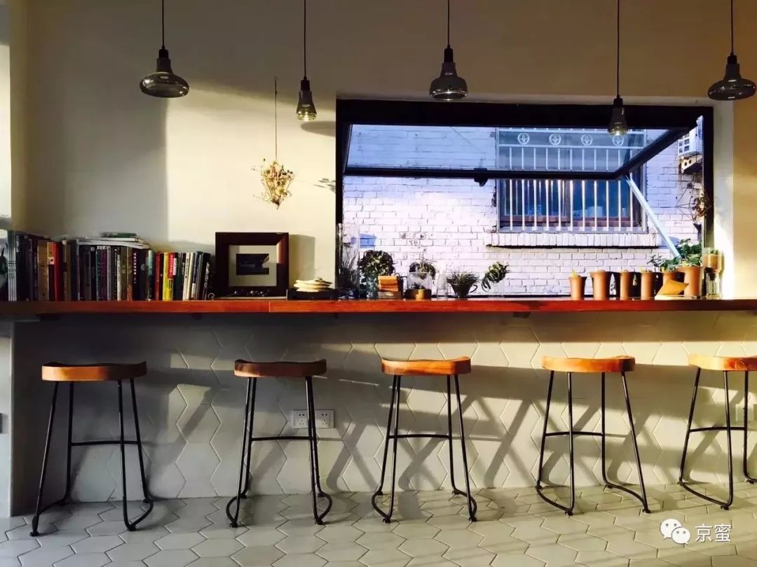 红楼藏书楼飘来咖啡香,是久违的A.omen奶·粉|福利