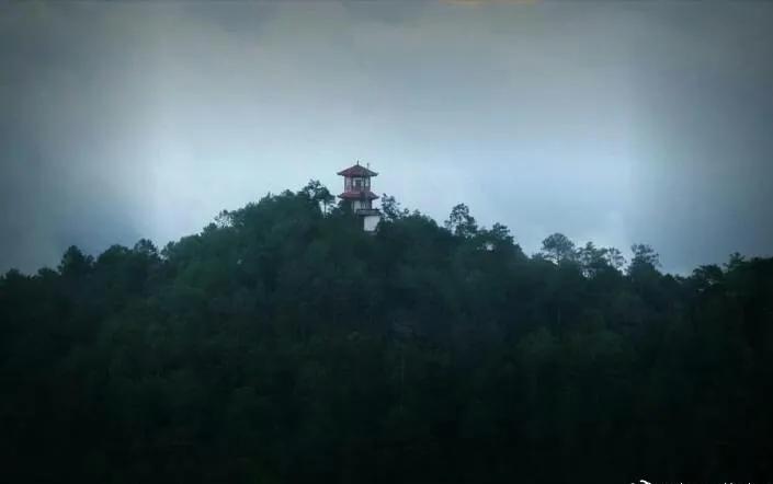 2015年9月9我上了剑川石宝山金顶寺