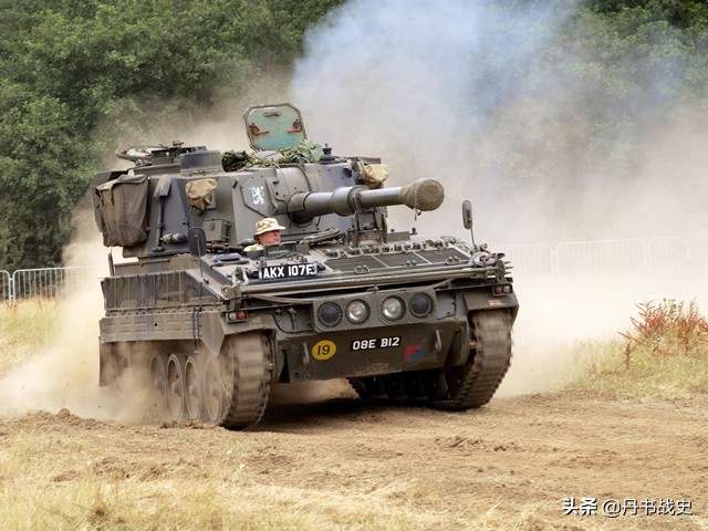 小个子自行火炮，用装甲运兵车改装而来的英国FV433
