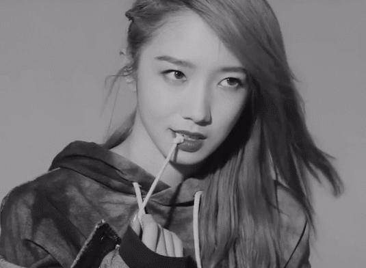 诛仙电影李沁和孟美岐打仗,诛仙电视剧李沁孟美岐