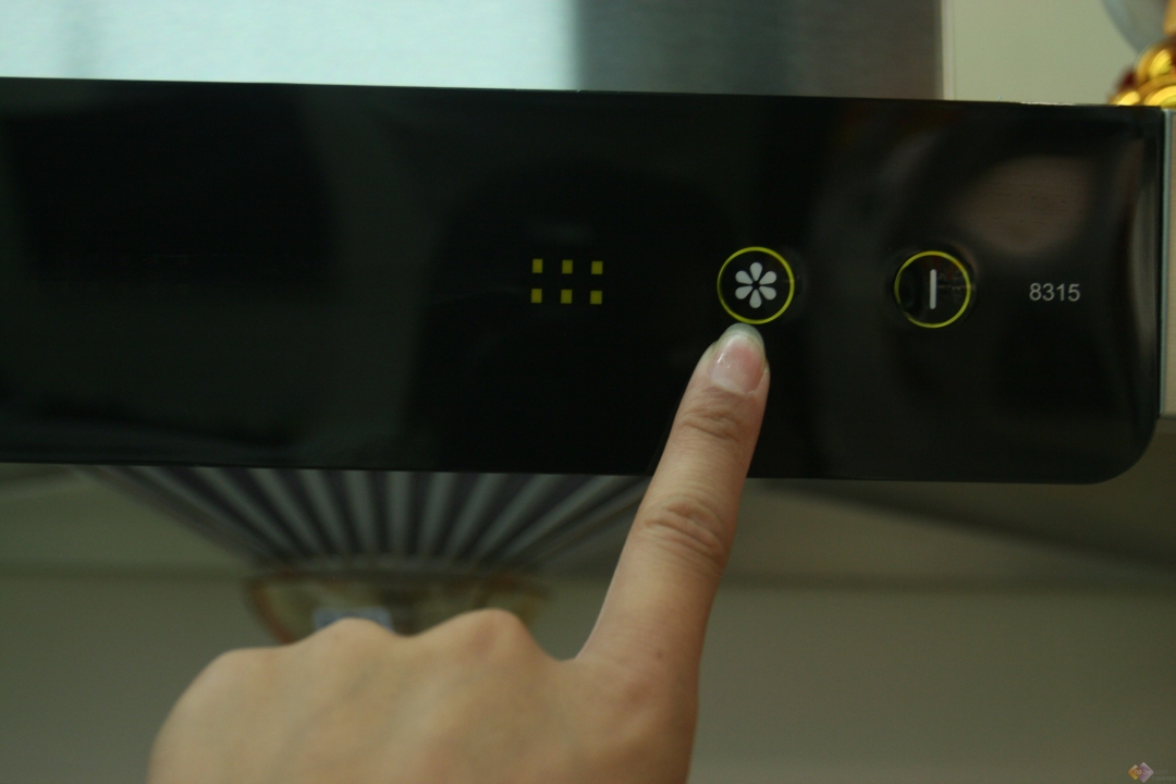 美的油烟机按键失灵怎么回事,巧夫人油烟机按键失灵怎么办