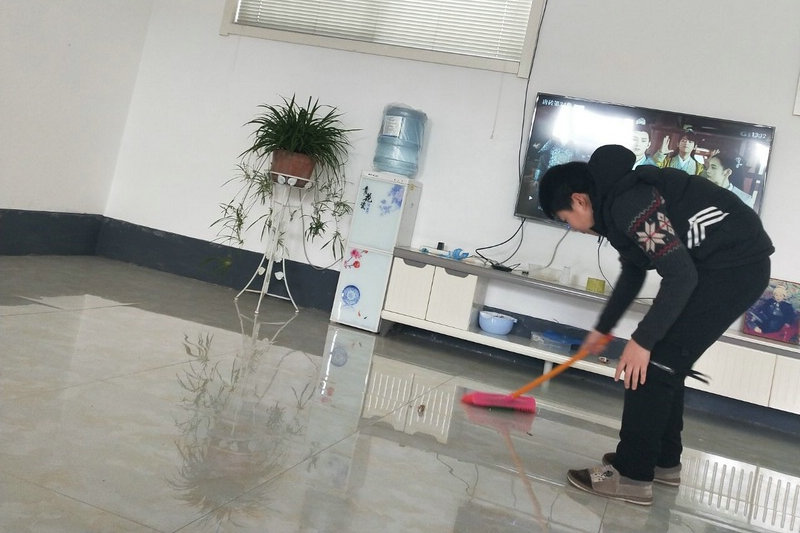 抗击疫情,与爱同行——益民中学“庆三八节——感恩母亲”活动丰富多彩