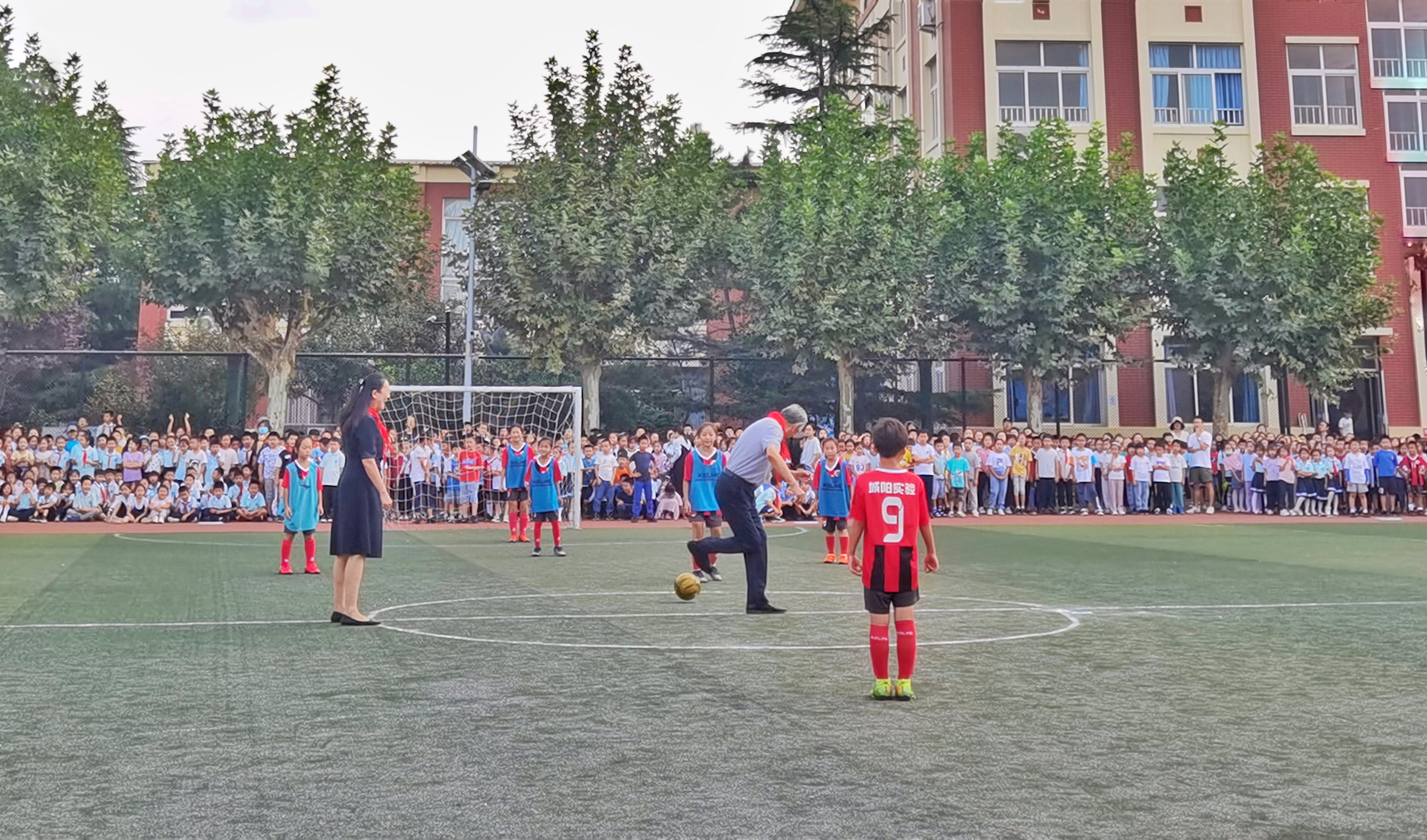 城阳区实验二小足球比赛,城阳区实验小学足球队