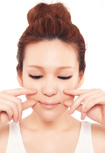 怎么能有效的淡化法令纹,教你淡化法令纹真的很实用哦