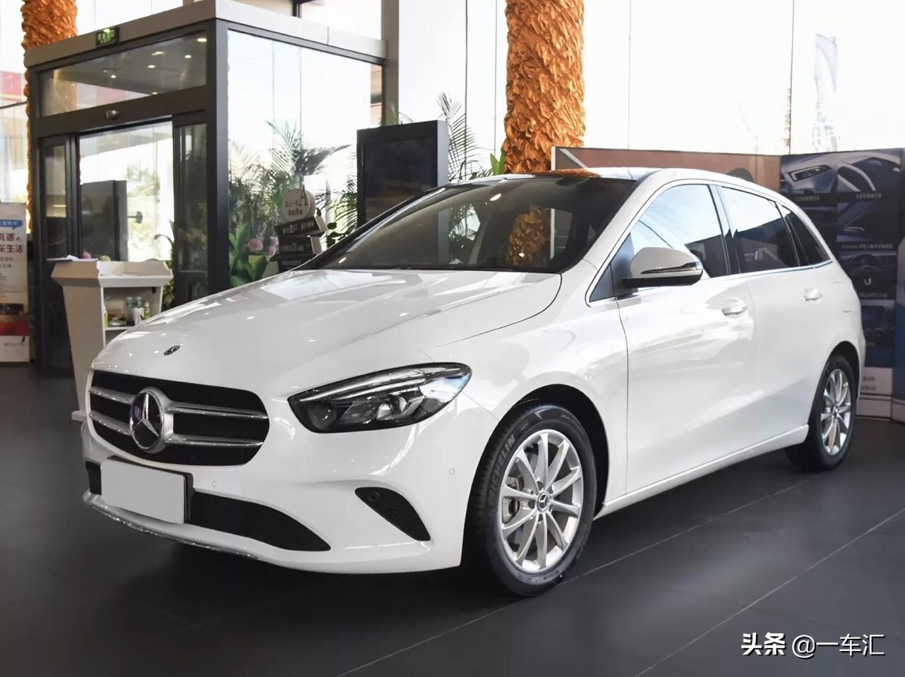 20万左右奔驰a级二手车价格,20多万奔驰2.0t新车落地价