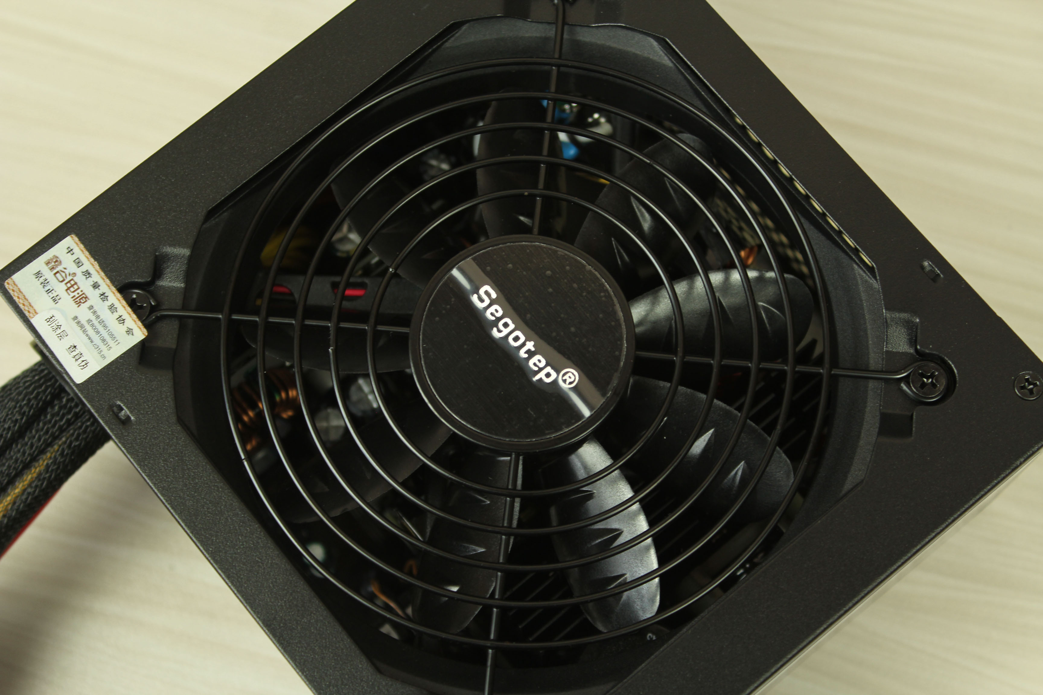 鑫谷gp700p黑金版和白金版的区别,鑫谷gp700p和原版区别