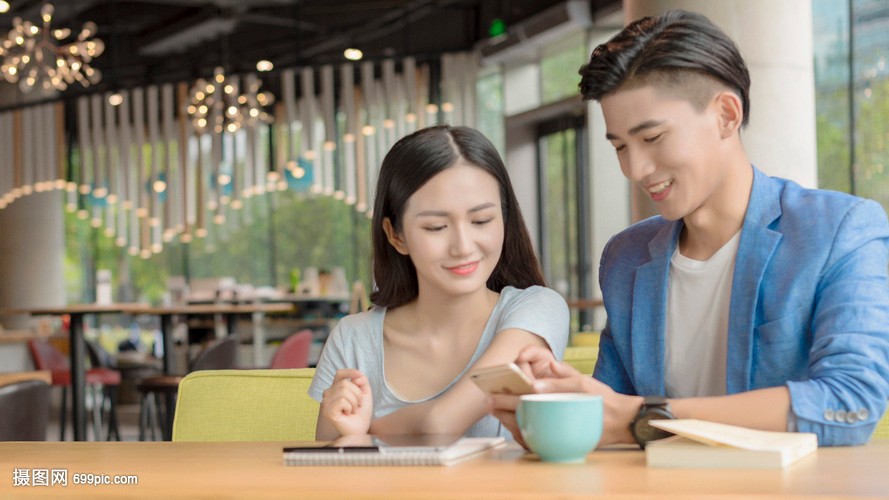 女孩问你要微信红包怎么巧妙化解,不收红包怎么回复对方不尴尬