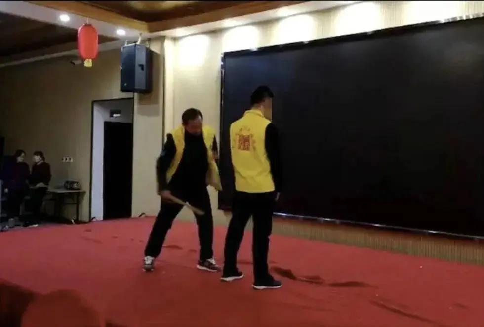 纠正抑郁的全封闭管教学校,惩戒治疗术