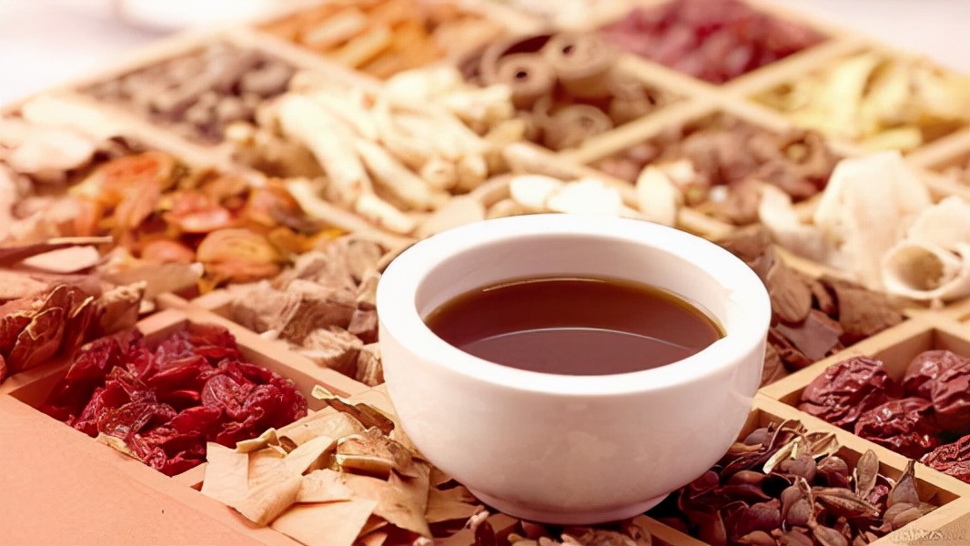 身体虚一吃补药就上火怎么办,身体虚喝了中药越补越虚怎回事