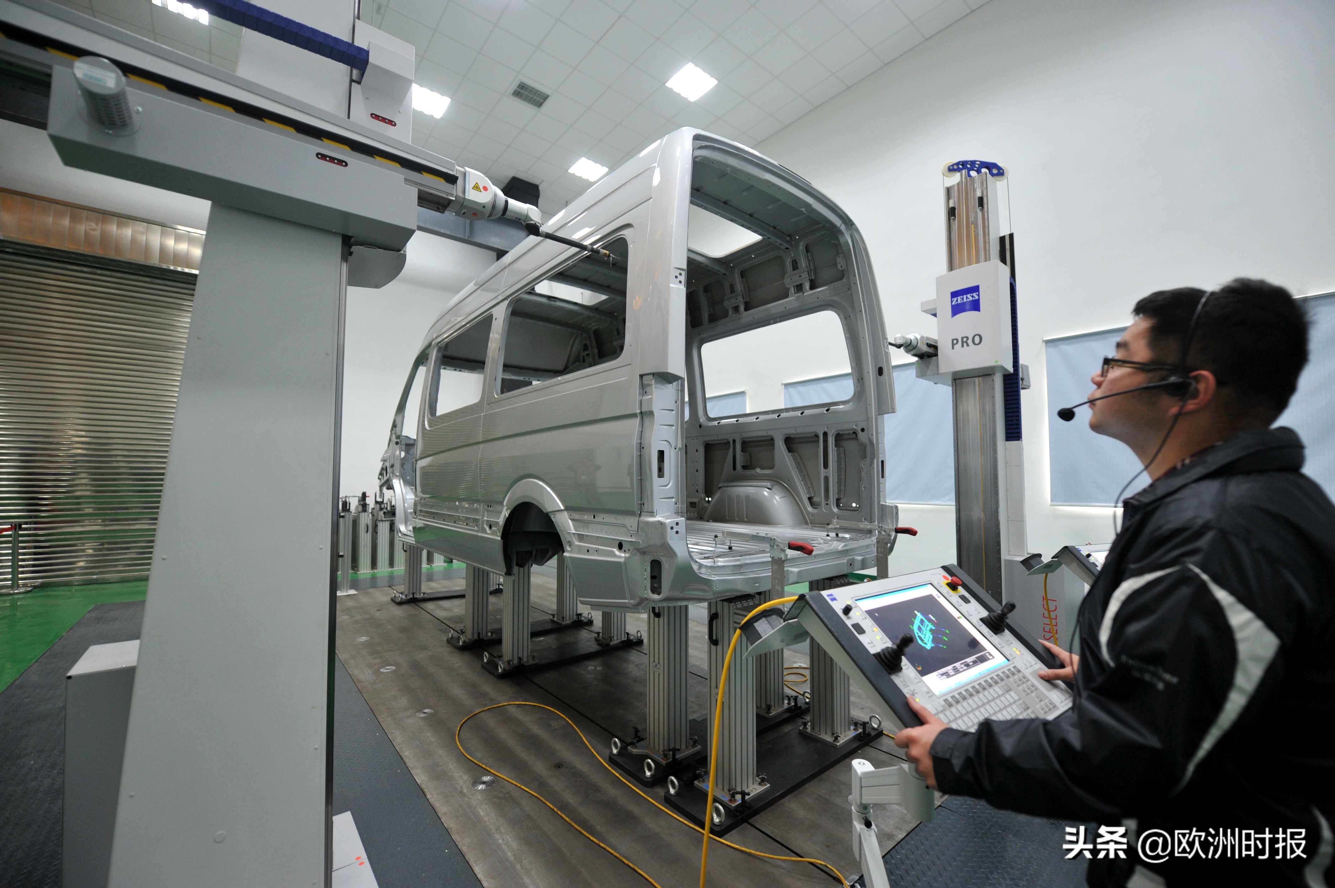 戴姆勒老总退休金公布日薪4250欧元