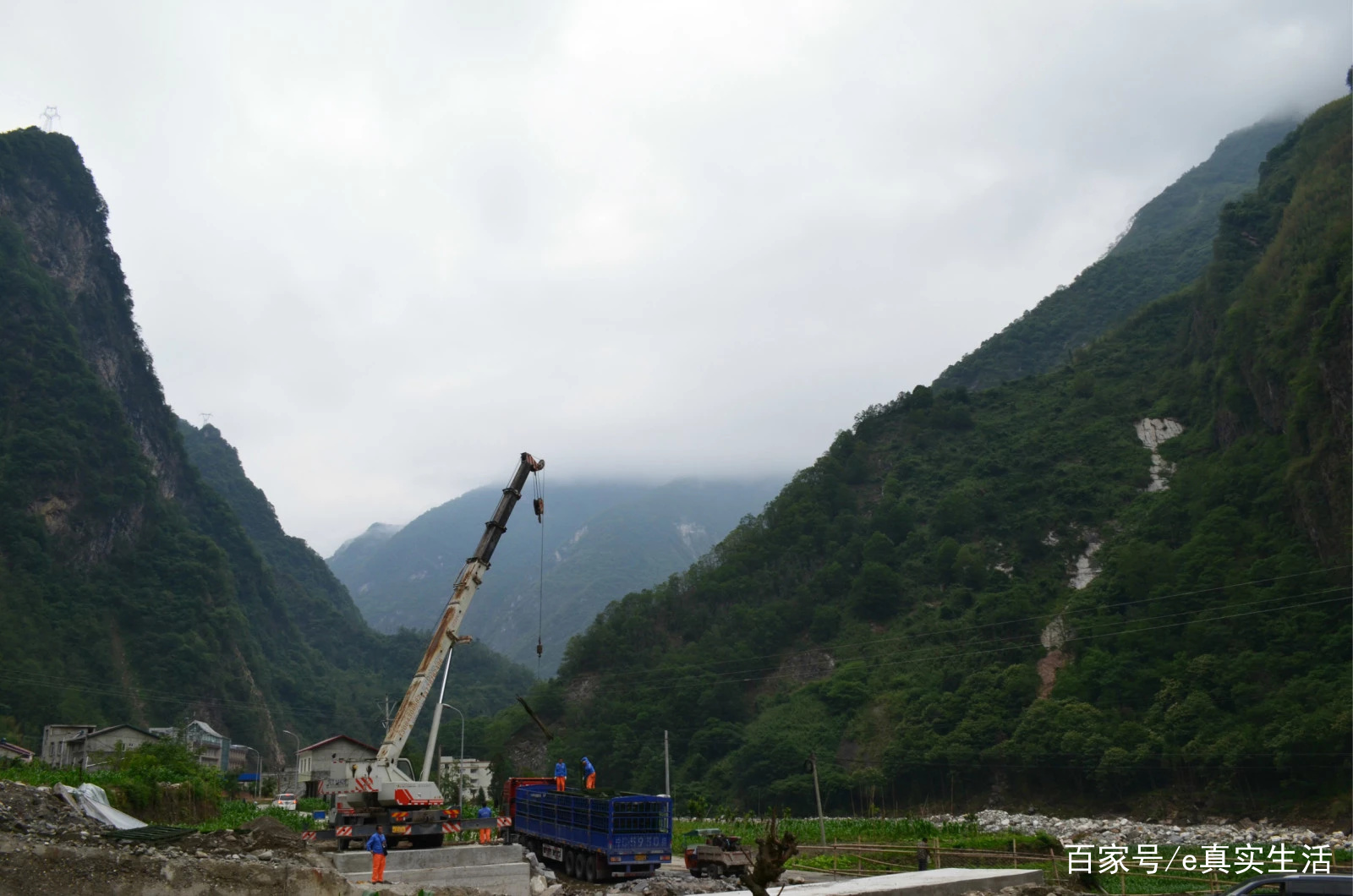 上里古镇，一个名副其实的古镇，人很少，跟丽江大研古城有的一比