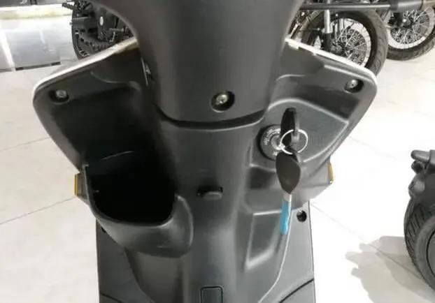 *江豪**巧格的小清新，前碟后鼓+川南减震，均配正新轮胎，3980元