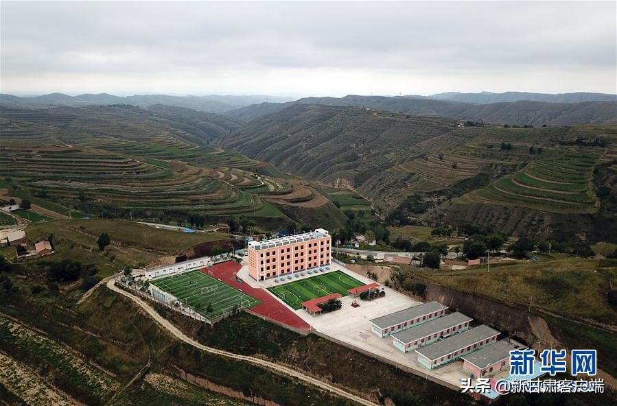 和羊羔踢球的女孩儿——从大山深处到英国赛场