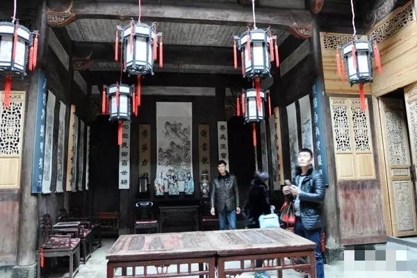 徽派村落宏村风景,山为牛头树为角的意思