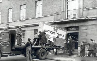 儿童大熊猫合影,儿童大熊猫图片