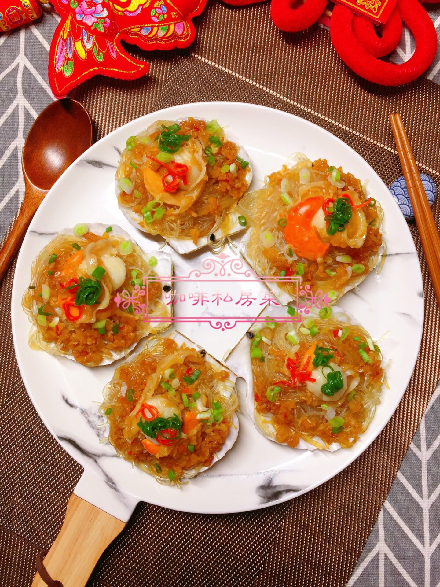 蒜蓉粉丝蒸扇贝最好吃的做法,蒜蓉粉丝蒸扇贝的正宗做法视频