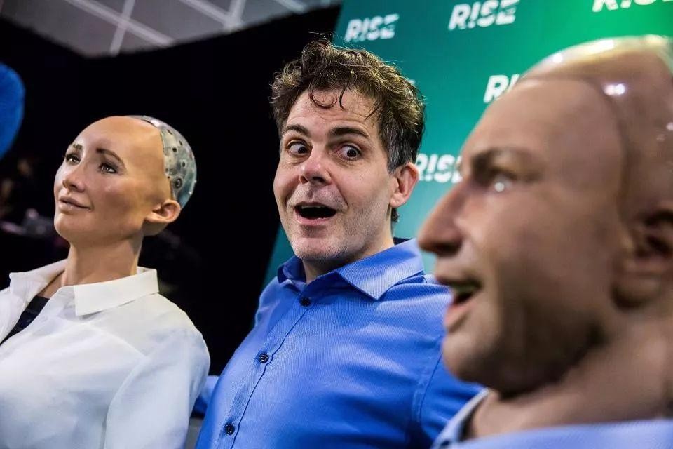 索菲亚机器人为何厉害,ai机器人索菲亚说要毁灭人类