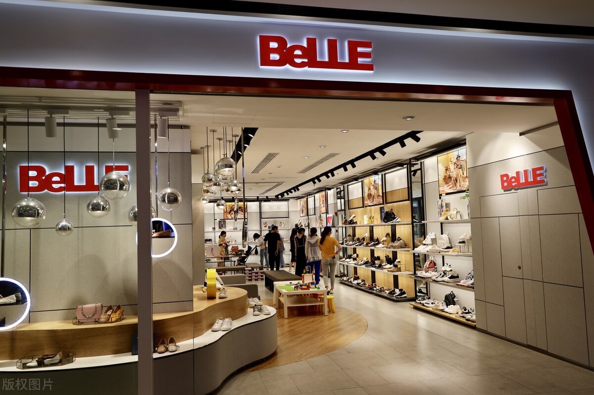 年轻人为什么不买奢侈品了,达芙妮为什么没人买